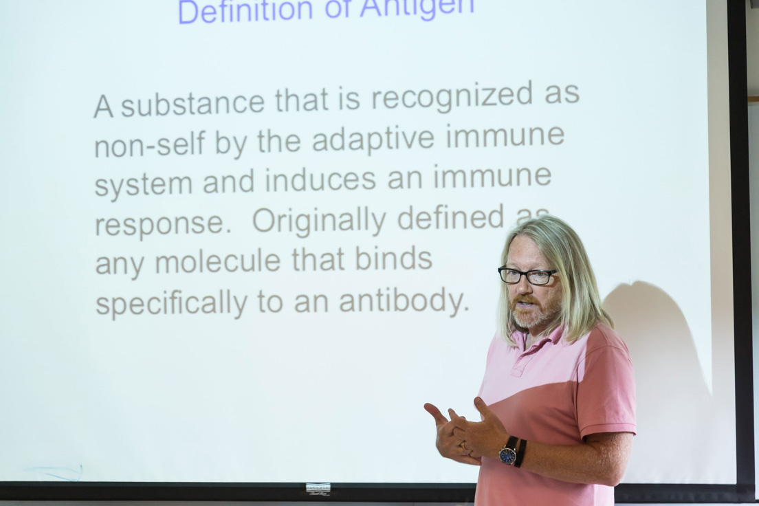 The national seminar on "Physiological Determinants of Global Health," July 2015. (Standing: seminar leader W. Mark Saltzman.)