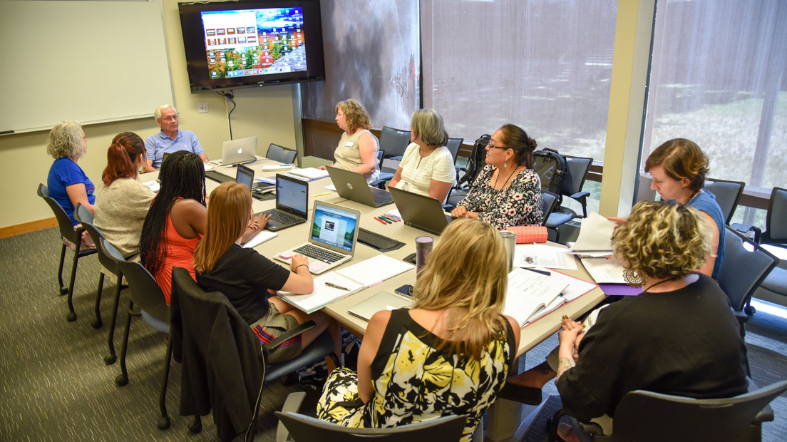 The national seminar on "Poems about Works of Art, Featuring Women and Other Marginalized Writers" led by Paul H. Fry, Professor of English at Yale University, July 2018.