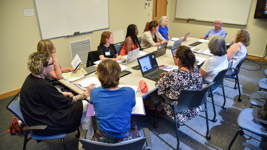 The national seminar on "Poems about Works of Art, Featuring Women and Other Marginalized Writers" led by Paul H. Fry, Professor of English at Yale University, July 2018.