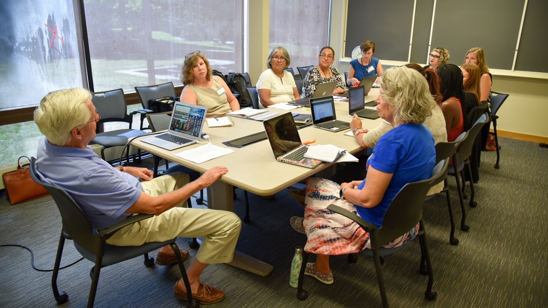 The national seminar on "Poems about Works of Art, Featuring Women and Other Marginalized Writers" led by Paul H. Fry, Professor of English at Yale University, July 2018.