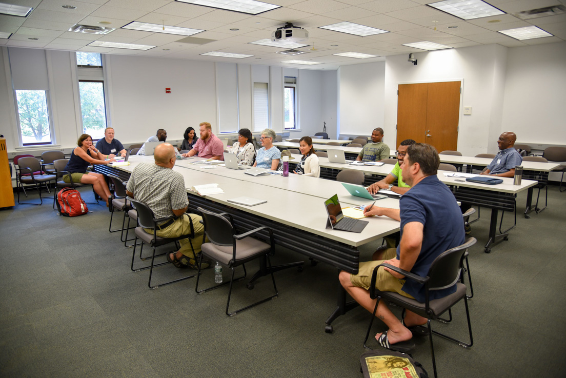 The national seminar on "Manipulating Biology: Costs, Benefits and Controversies" led by Paul E. Turner, Professor of Ecology and Evolutionary Biology at Yale University, July 2018.