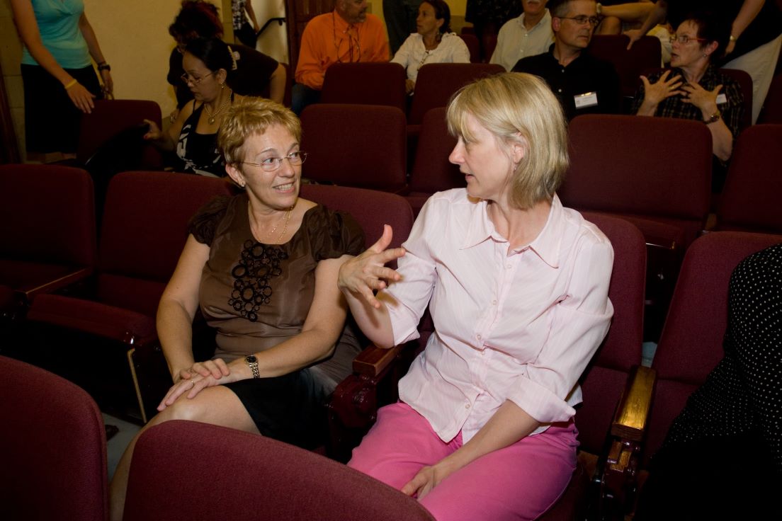 Plenary Session on the Teachers Institute Approach at the Intensive Session, July 2008. (Left to right: National Fellows Marialuisa Sapienza and Carol P. Boynton, New Haven.)