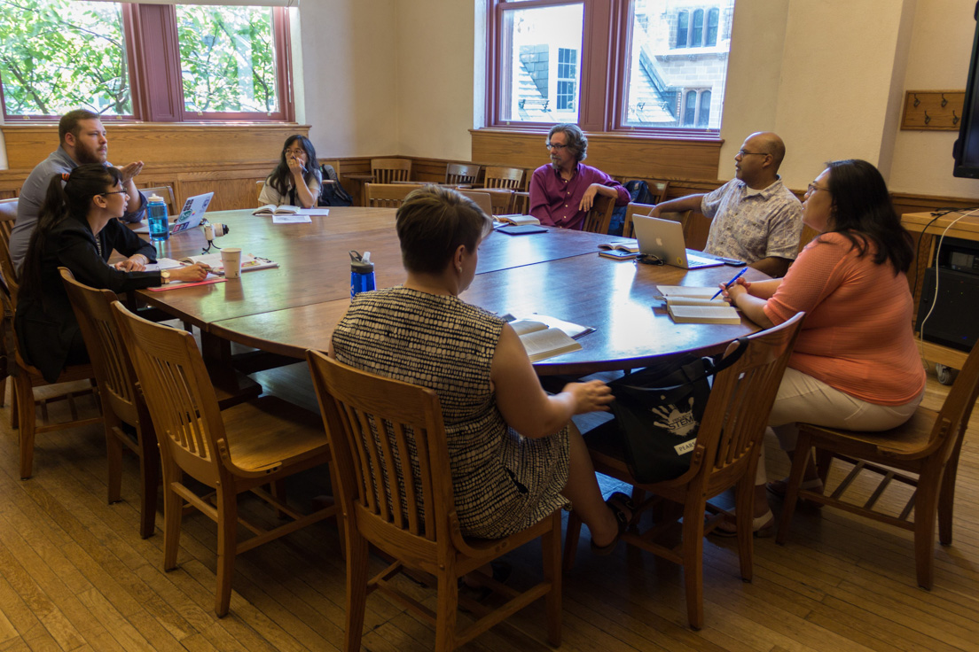 The national seminar on "Making Sense of Evolution," July 2016. (Clockwise from top left: National Fellows Thomas Teague, Tulsa; Akemi Hamai, Bay Area; David Ostheimer, Delaware; seminar leader Paul E. Turner; National Fellows Vanessa Vitug, San José; Amanda Snow, Chicago; and Jennifer Claudio, San José.) 