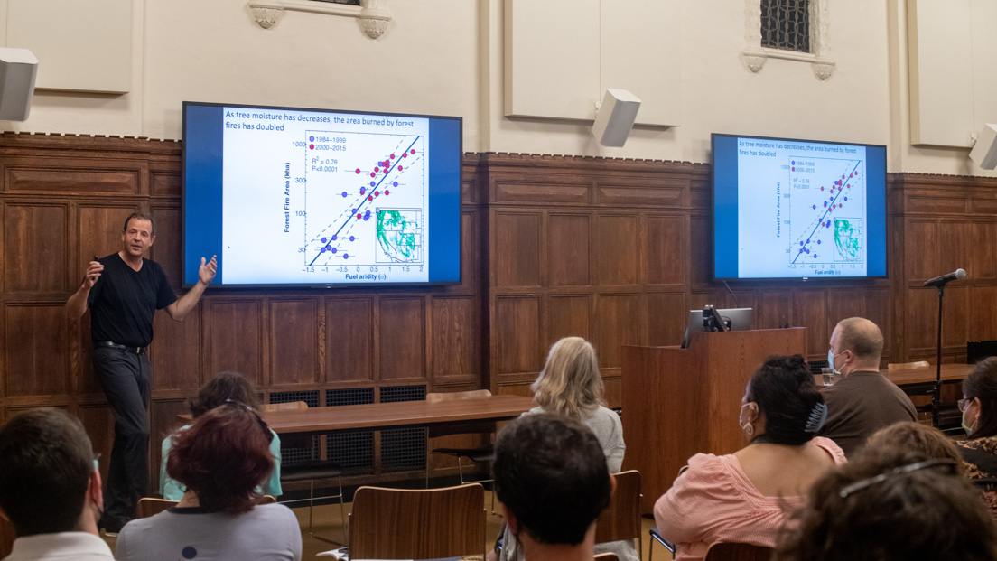 Talk by Jordan Peccia about his seminar on “Fires, Floods, and Droughts: Impacts of Climate Change in the U.S.,” Yale University, July 2022.